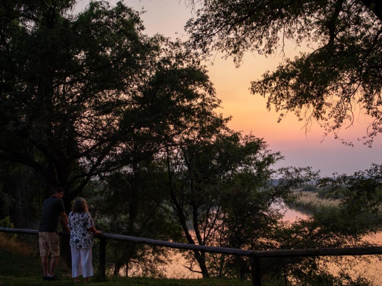 Kayova River Lodge Ndiyona Buitenkant foto